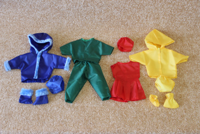 Набор кукольной одежды для разных времен года